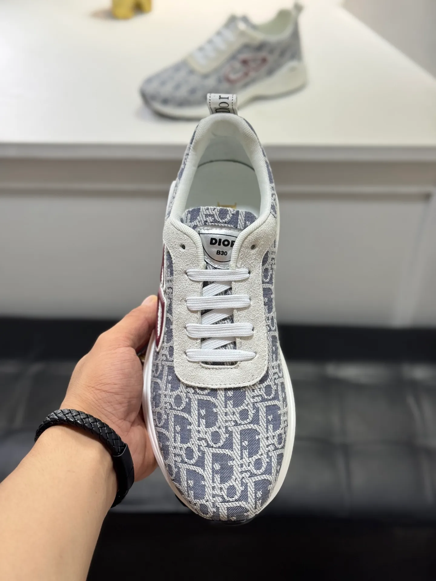 Men's shoes 💰420 [New style] 🏵️🏵️Original quality! Dior🔥Christan Dior (Dior) hot style [new style]⚠⚠️Top purchasing agent🔍🔍Men's HK counters are on sale simultaneously. Sole: The original sole is specially provided by the original factory. The exclusive movable molded sole is super comfortable. The original factory follows the order. 🔍🔍The high-quality multi-color splicing design is exquisite and unique, with canvas upper and mesh lining💪Details determine the quality. We only make shoes with care. You can go in and out of the counter at will. Welcome to compare🇮🇹Size: 38-44 (45 customized)